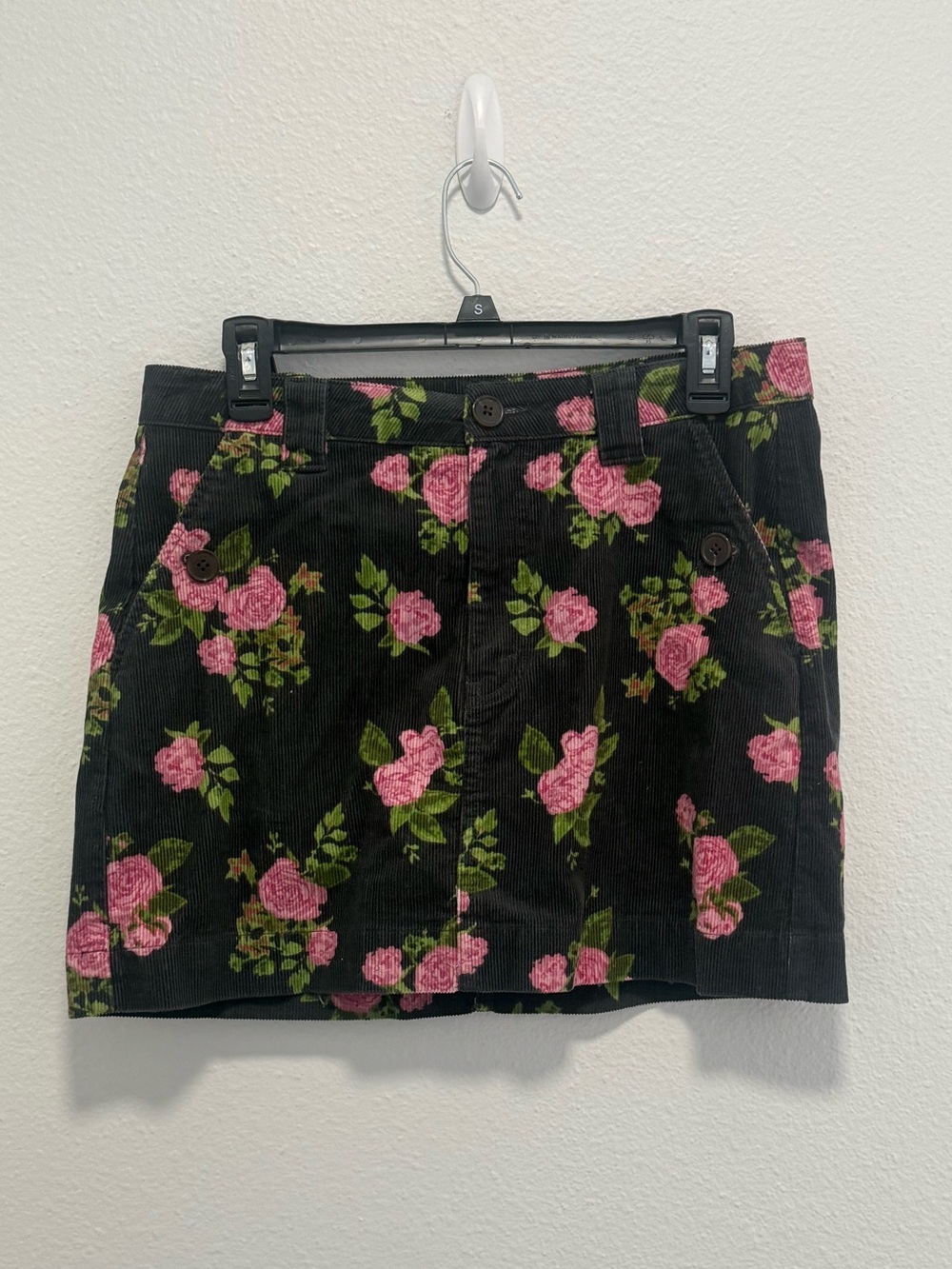 wild fable Black Corduroy Mini Skirt with Pink Rose Print Size 8